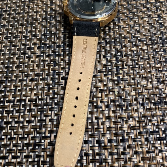 Kenneth Cole Men Watch - Picture 7 of 8